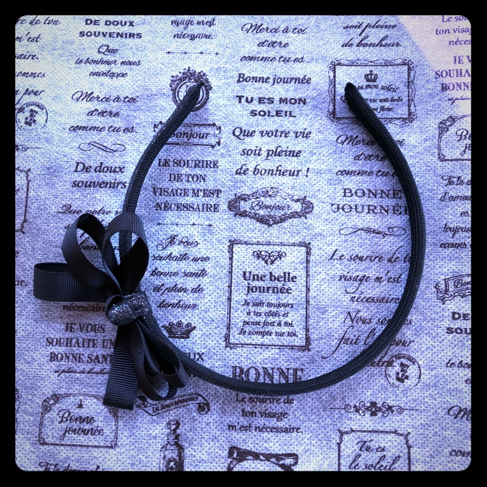 Black bow headband